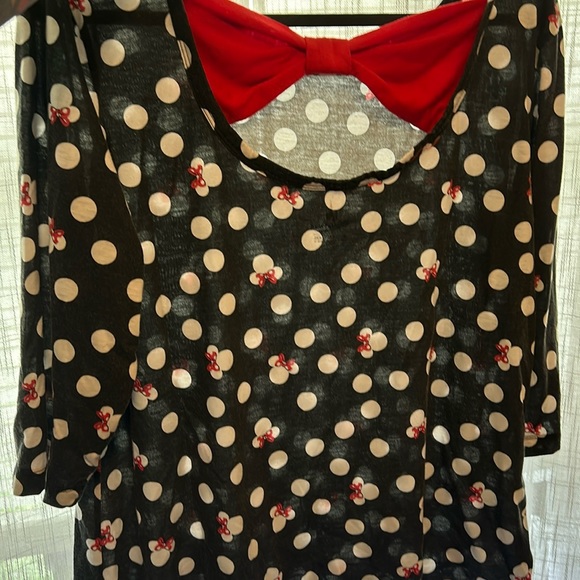 Disney Tops - Disney parks Minnie Mouse shirt